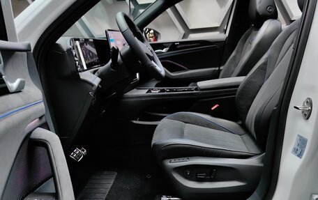 Volkswagen Tiguan II, 2024 год, 4 950 000 рублей, 18 фотография