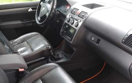 Volkswagen Touran III, 2007 год, 780 000 рублей, 6 фотография