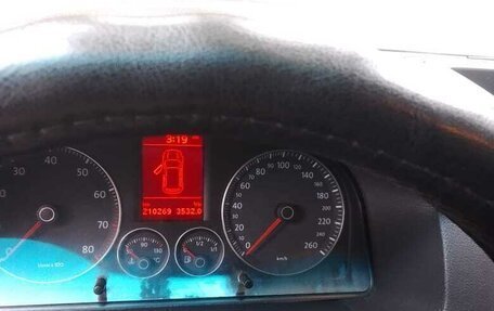 Volkswagen Touran III, 2007 год, 780 000 рублей, 8 фотография