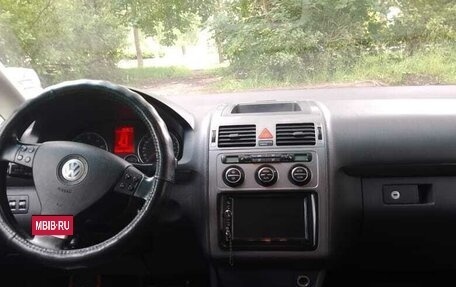 Volkswagen Touran III, 2007 год, 780 000 рублей, 3 фотография