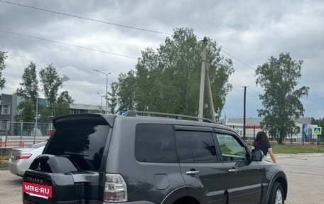 Mitsubishi Pajero IV, 2017 год, 3 200 000 рублей, 3 фотография