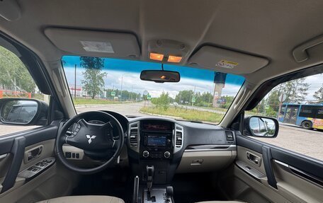 Mitsubishi Pajero IV, 2017 год, 3 200 000 рублей, 12 фотография