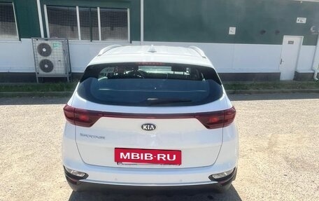 KIA Sportage IV рестайлинг, 2019 год, 2 300 000 рублей, 3 фотография