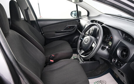 Toyota Vitz, 2019 год, 979 000 рублей, 6 фотография