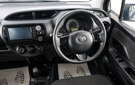 Toyota Vitz, 2019 год, 979 000 рублей, 8 фотография