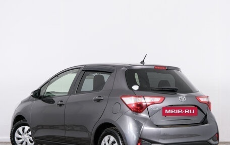 Toyota Vitz, 2019 год, 979 000 рублей, 3 фотография