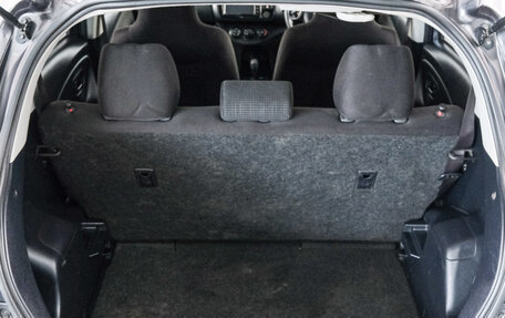 Toyota Vitz, 2019 год, 979 000 рублей, 24 фотография