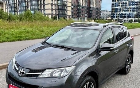 Toyota RAV4, 2015 год, 2 370 000 рублей, 2 фотография