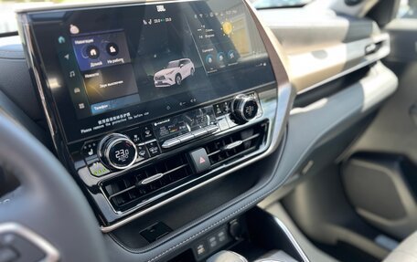 Toyota Highlander, 2025 год, 4 890 000 рублей, 19 фотография