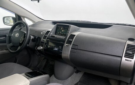 Toyota Prius, 2008 год, 668 000 рублей, 13 фотография