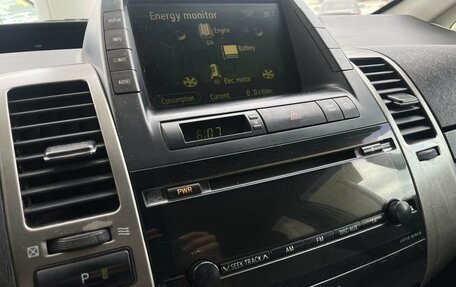 Toyota Prius, 2008 год, 668 000 рублей, 16 фотография