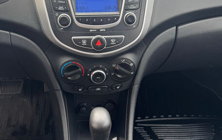 Hyundai Solaris II рестайлинг, 2011 год, 660 000 рублей, 5 фотография