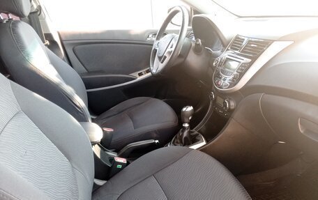 Hyundai Solaris II рестайлинг, 2013 год, 579 000 рублей, 9 фотография