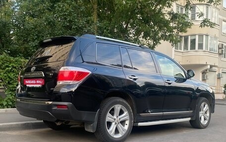 Toyota Highlander III, 2012 год, 1 850 000 рублей, 4 фотография