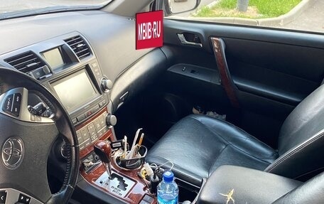 Toyota Highlander III, 2012 год, 1 850 000 рублей, 9 фотография