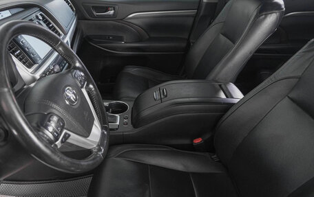 Toyota Highlander III, 2018 год, 3 799 000 рублей, 14 фотография