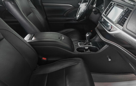 Toyota Highlander III, 2018 год, 3 799 000 рублей, 19 фотография