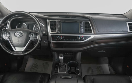 Toyota Highlander III, 2018 год, 3 799 000 рублей, 23 фотография