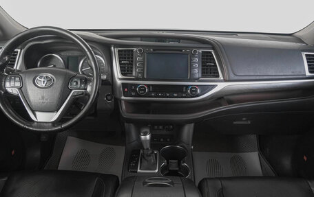 Toyota Highlander III, 2018 год, 3 799 000 рублей, 24 фотография