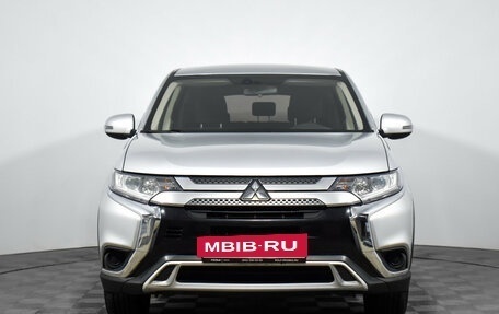 Mitsubishi Outlander III рестайлинг 3, 2018 год, 1 965 000 рублей, 2 фотография