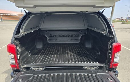 Mitsubishi L200 IV рестайлинг, 2023 год, 4 200 000 рублей, 6 фотография
