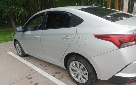 Hyundai Solaris II рестайлинг, 2021 год, 1 660 000 рублей, 2 фотография