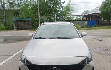 Hyundai Solaris II рестайлинг, 2021 год, 1 660 000 рублей, 4 фотография