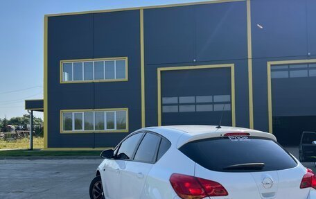 Opel Astra J, 2011 год, 600 000 рублей, 4 фотография