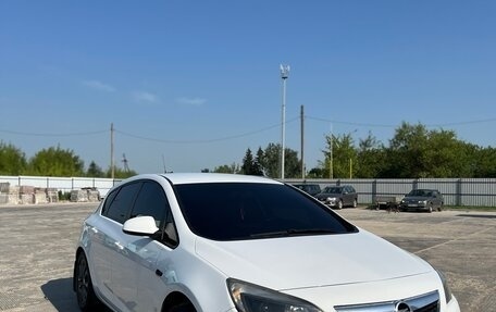 Opel Astra J, 2011 год, 600 000 рублей, 2 фотография