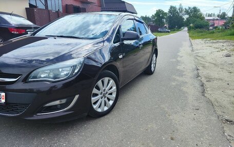 Opel Astra J, 2013 год, 980 000 рублей, 2 фотография