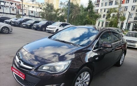 Opel Astra J, 2013 год, 980 000 рублей, 4 фотография