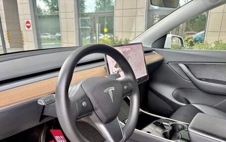 Tesla Model Y I, 2020 год, 3 490 000 рублей, 26 фотография