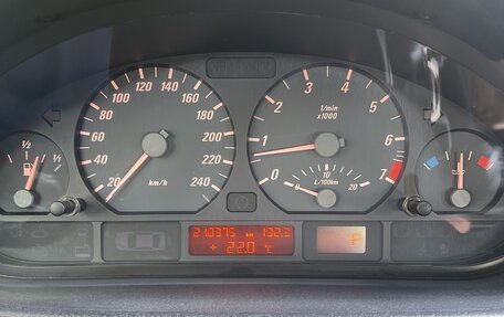 BMW 3 серия, 2004 год, 1 600 000 рублей, 28 фотография