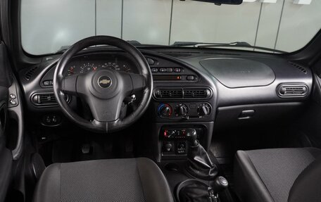 Chevrolet Niva I рестайлинг, 2017 год, 899 000 рублей, 6 фотография