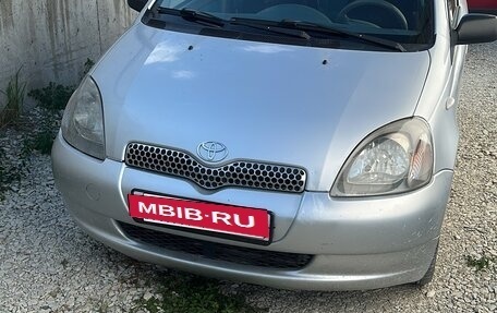 Toyota Yaris I рестайлинг, 2000 год, 325 000 рублей, 2 фотография