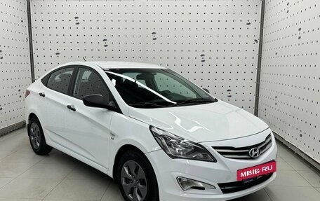 Hyundai Solaris II рестайлинг, 2015 год, 890 000 рублей, 2 фотография