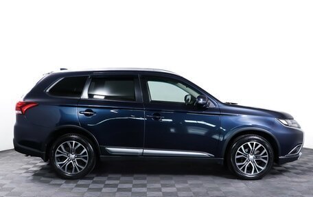 Mitsubishi Outlander III рестайлинг 3, 2018 год, 2 089 000 рублей, 4 фотография