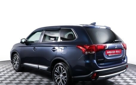 Mitsubishi Outlander III рестайлинг 3, 2018 год, 2 089 000 рублей, 7 фотография