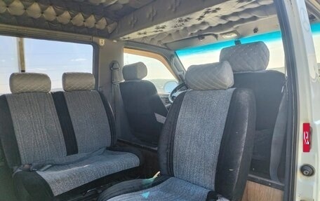 SsangYong Istana, 2003 год, 650 000 рублей, 2 фотография