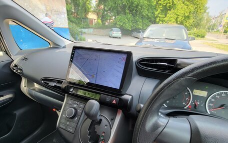 Toyota Wish II, 2014 год, 1 850 000 рублей, 2 фотография