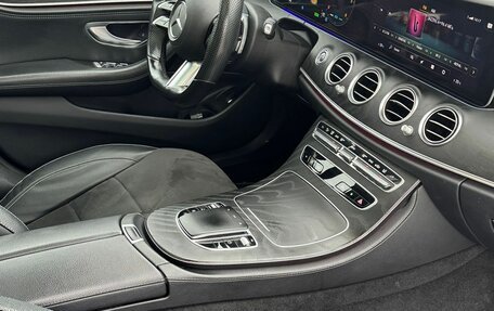 Mercedes-Benz E-Класс, 2021 год, 4 750 000 рублей, 15 фотография
