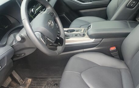 Toyota Highlander, 2025 год, 5 600 000 рублей, 4 фотография