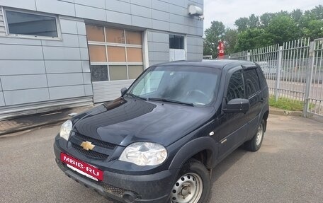 Chevrolet Niva I рестайлинг, 2017 год, 725 000 рублей, 3 фотография