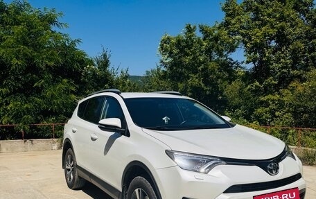 Toyota RAV4, 2018 год, 2 499 000 рублей, 3 фотография