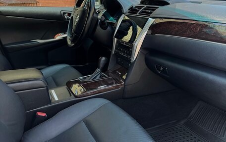 Toyota Camry, 2017 год, 2 599 999 рублей, 10 фотография