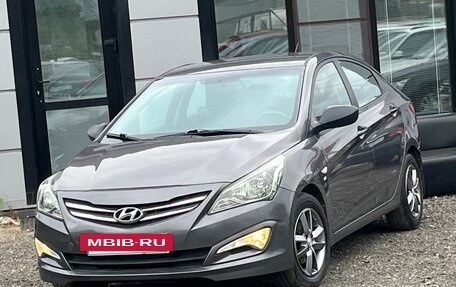 Hyundai Solaris II рестайлинг, 2015 год, 799 999 рублей, 4 фотография