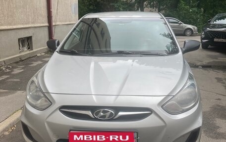 Hyundai Solaris II рестайлинг, 2012 год, 650 000 рублей, 1 фотография