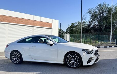 Mercedes-Benz E-Класс, 2021 год, 5 600 000 рублей, 4 фотография