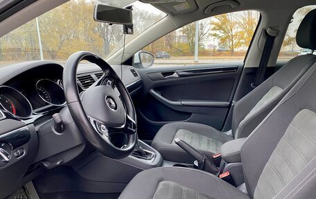 Volkswagen Jetta VI, 2017 год, 1 900 000 рублей, 7 фотография