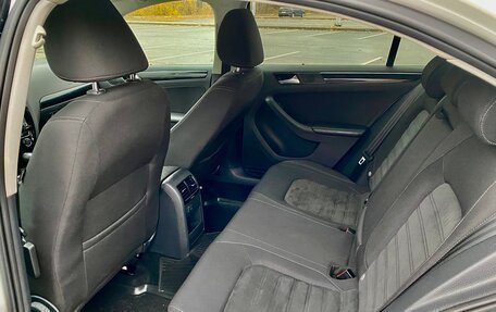 Volkswagen Jetta VI, 2017 год, 1 900 000 рублей, 9 фотография